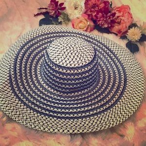 Great beach hat- Calvin Klein